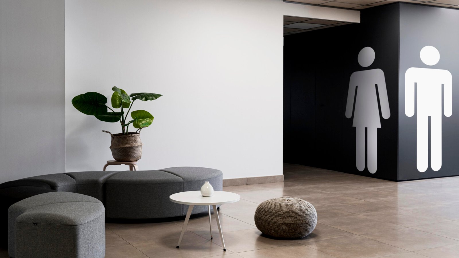 Minimalism στο Ιατρείο: Γιατί ο λιτός σχεδιασμός εκπέμπει επαγγελματισμό και εμπιστοσύνη