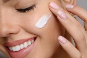 Από το συναίσθημα στην ενημέρωση: Η μεταστροφή του marketing στην αγορά του skincare